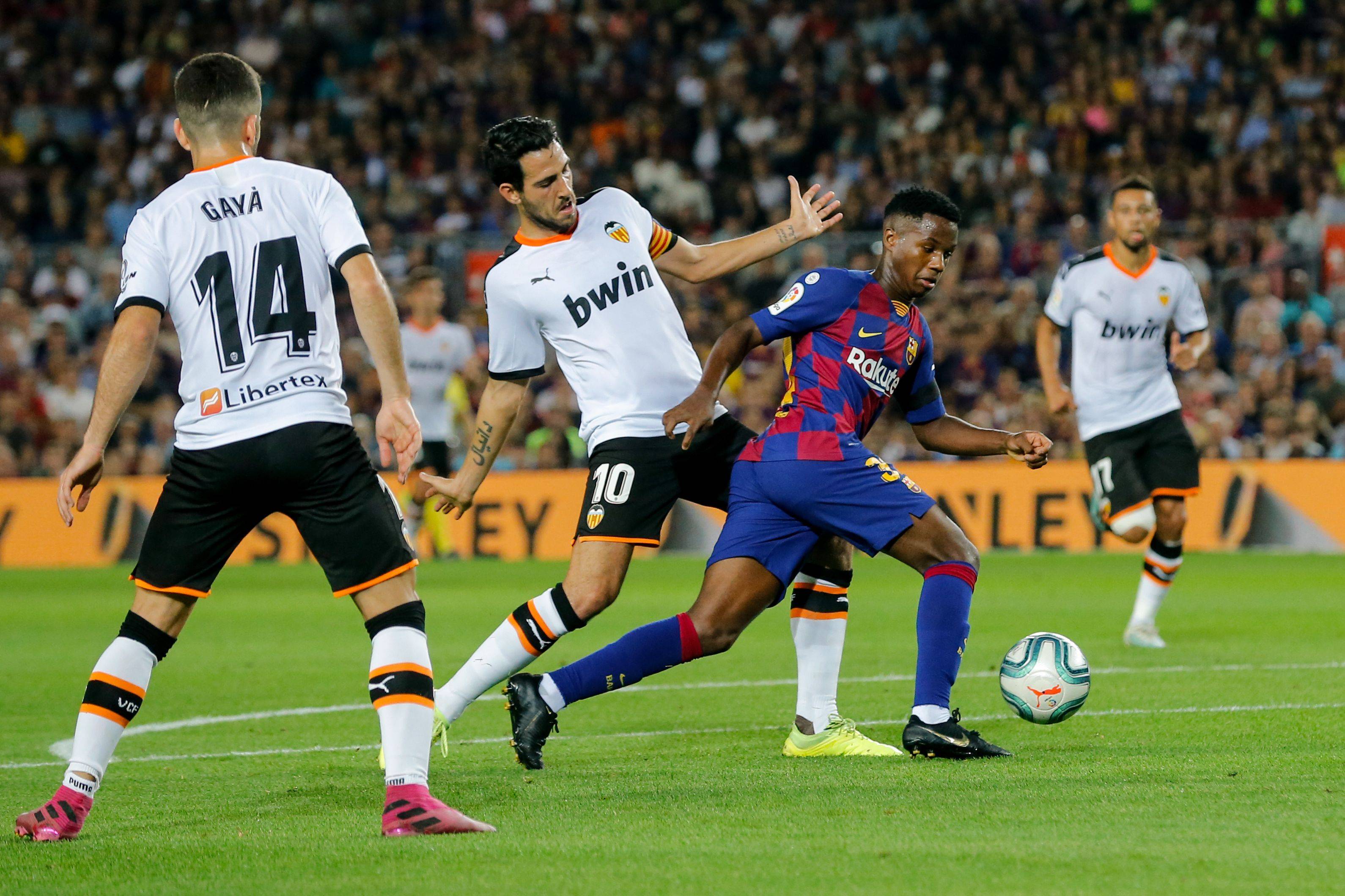 它向我们展 它向我们展